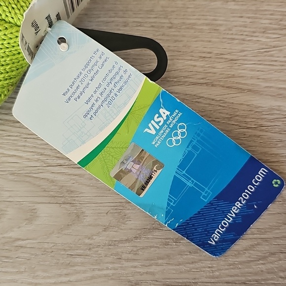 NWT 2010 Canada Olympics Kootenay Knitting Sumi Mascot Beanie, Youth Size - Picture 4 of 10